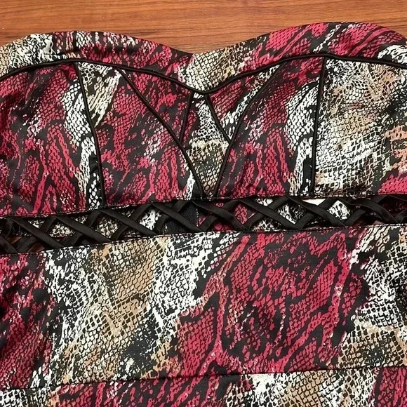 XOXO Red Bodycon Strapless Dress Sweetheart Neckline - Picture 2 of 6